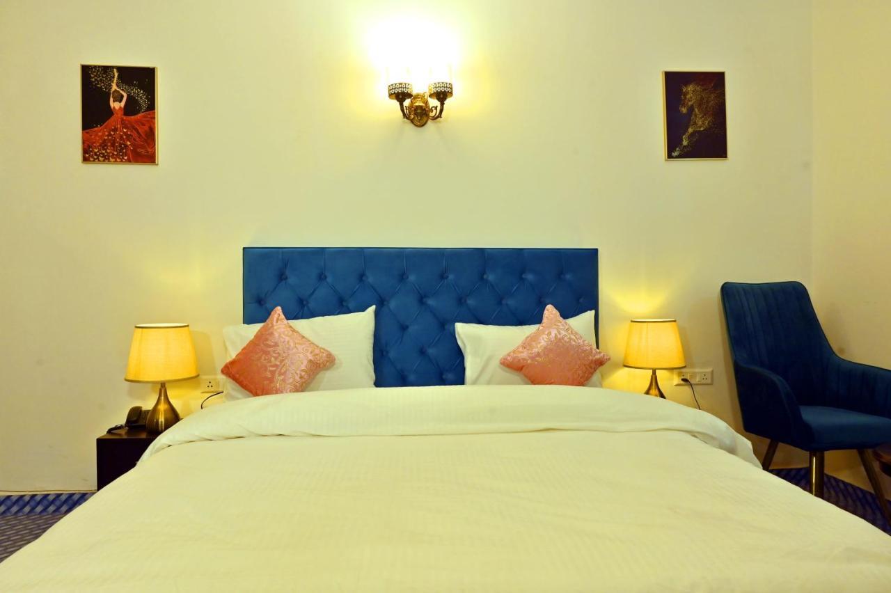 Jay Ally - Boutique Hotel New Delhi Exteriör bild