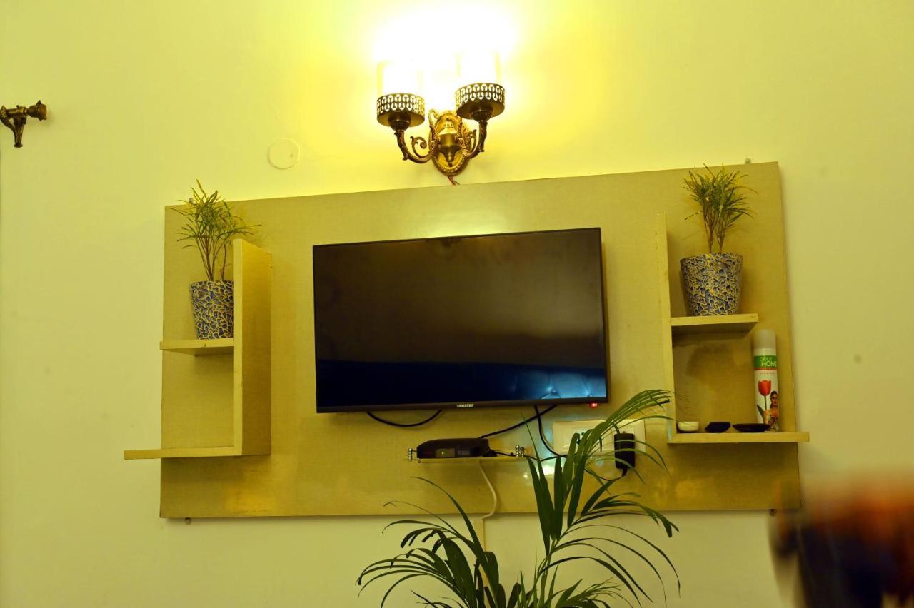 Jay Ally - Boutique Hotel New Delhi Exteriör bild